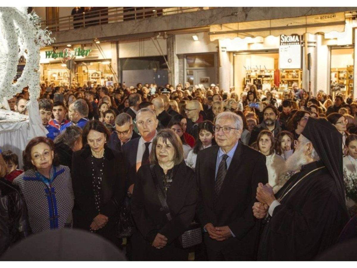 Με κατάνυξη η Ακολουθία της Αποκαθήλωσης και η Περιφορά του Επιταφίου στον Ι.Ν. Κοιμήσεως Θεοτόκου  παρουσία του Δημάρχου