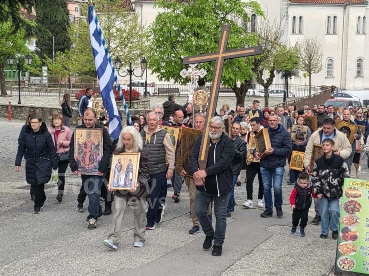 Με πίστη και συγκίνηση η περιφορά Εικόνων και Λειψάνων στο Καστράκι