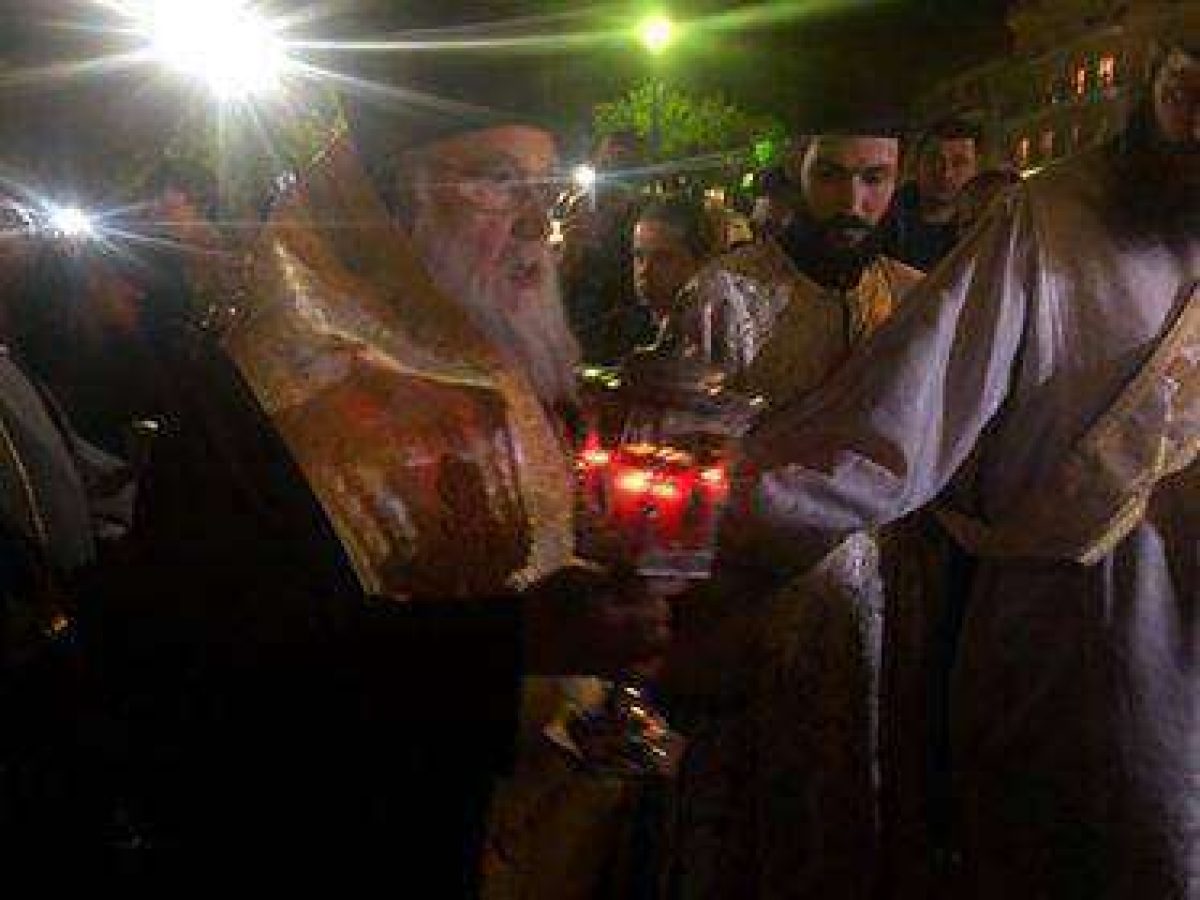 Με τη βραδινή πτήση της SKY express το Άγιο Φως στην Κέρκυρα και φέτος