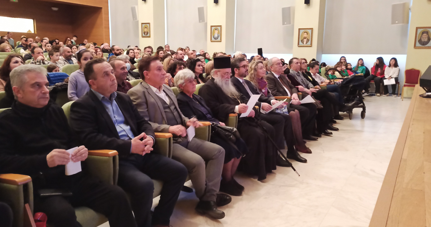 me-tin-parousia-tis-daskalas-1