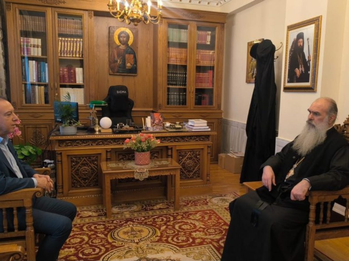 Με τον Μητροπολίτη Ελασσόνας κκ. Χαρίτωνα, ο Χρήστος Κέλλας