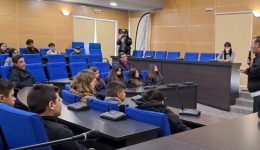 megali-epitichia-gia-ta-High