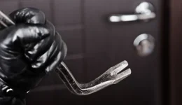 mesolongi-diplo-chtipima-ti-megali