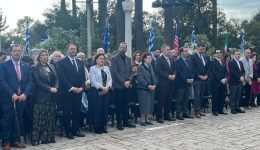 mesolongi-o-kipos-ton-iroon