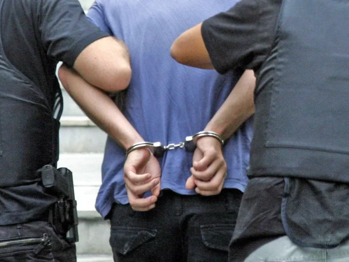 Μεσολόγγι: Προφυλακιστέος ο 18χρονος για τις διαρρήξεις – Φέρεται να είχε αφαιρέσει λίρες αξίας 30.000 ευρώ