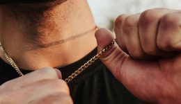 mesolongi-Άndras-eklepse-chrisi-alisida-1