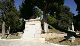 mesolongi-Αnastasimi-thia-litourgia-ston