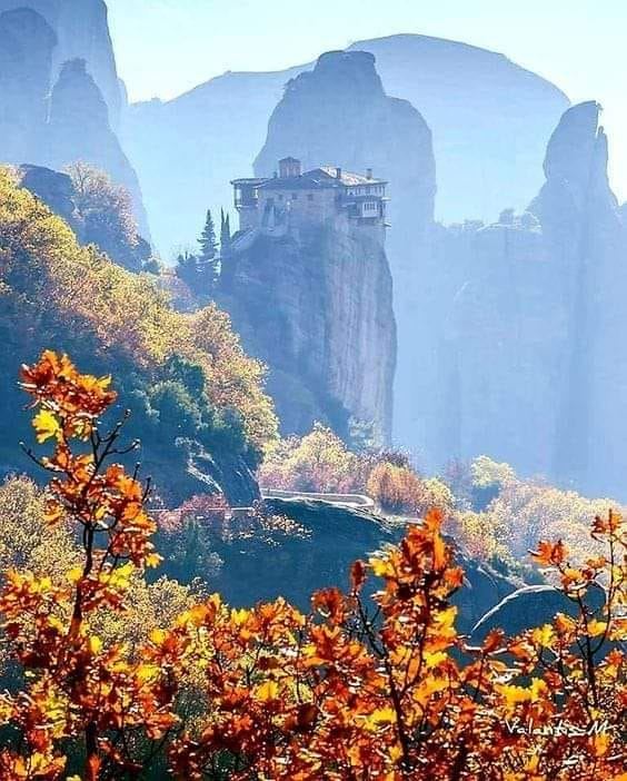 meteora-giati-theorite-i-protevousa