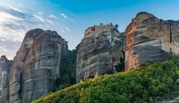 meteora-nekri-gineka-meta-apo