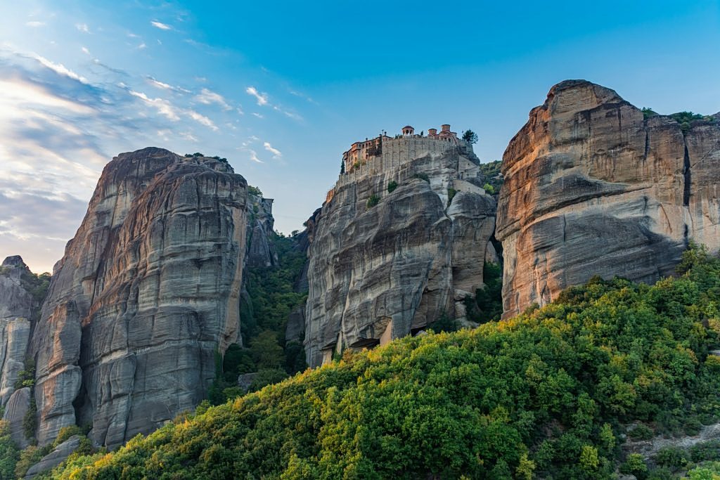 meteora-nekri-gineka-meta-apo
