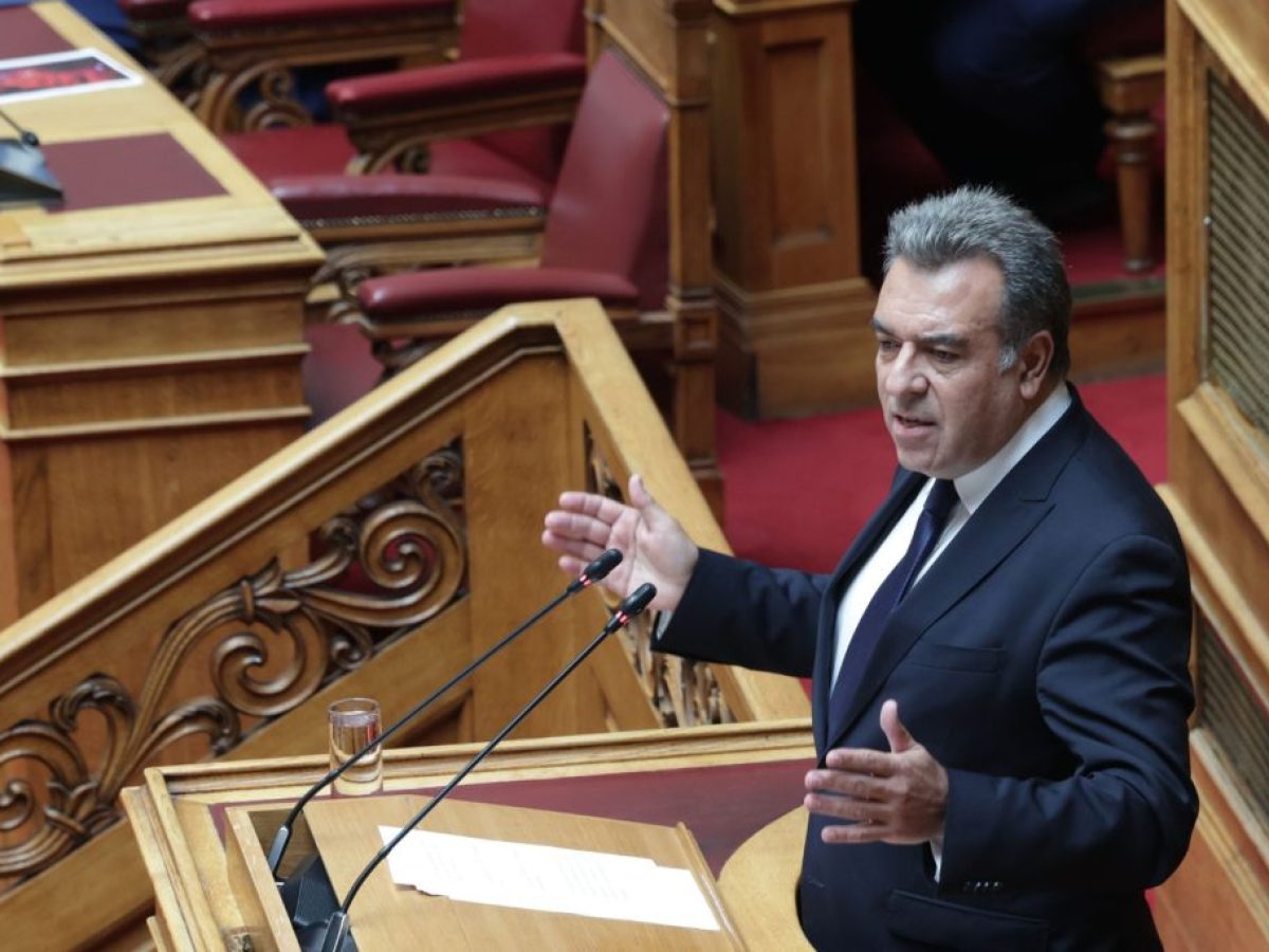 Μέτρα στήριξης των πολιτών στα νησιά και για τα αεροπορικά εισιτήρια ζήτησε ο Μάνος Κόνσολας