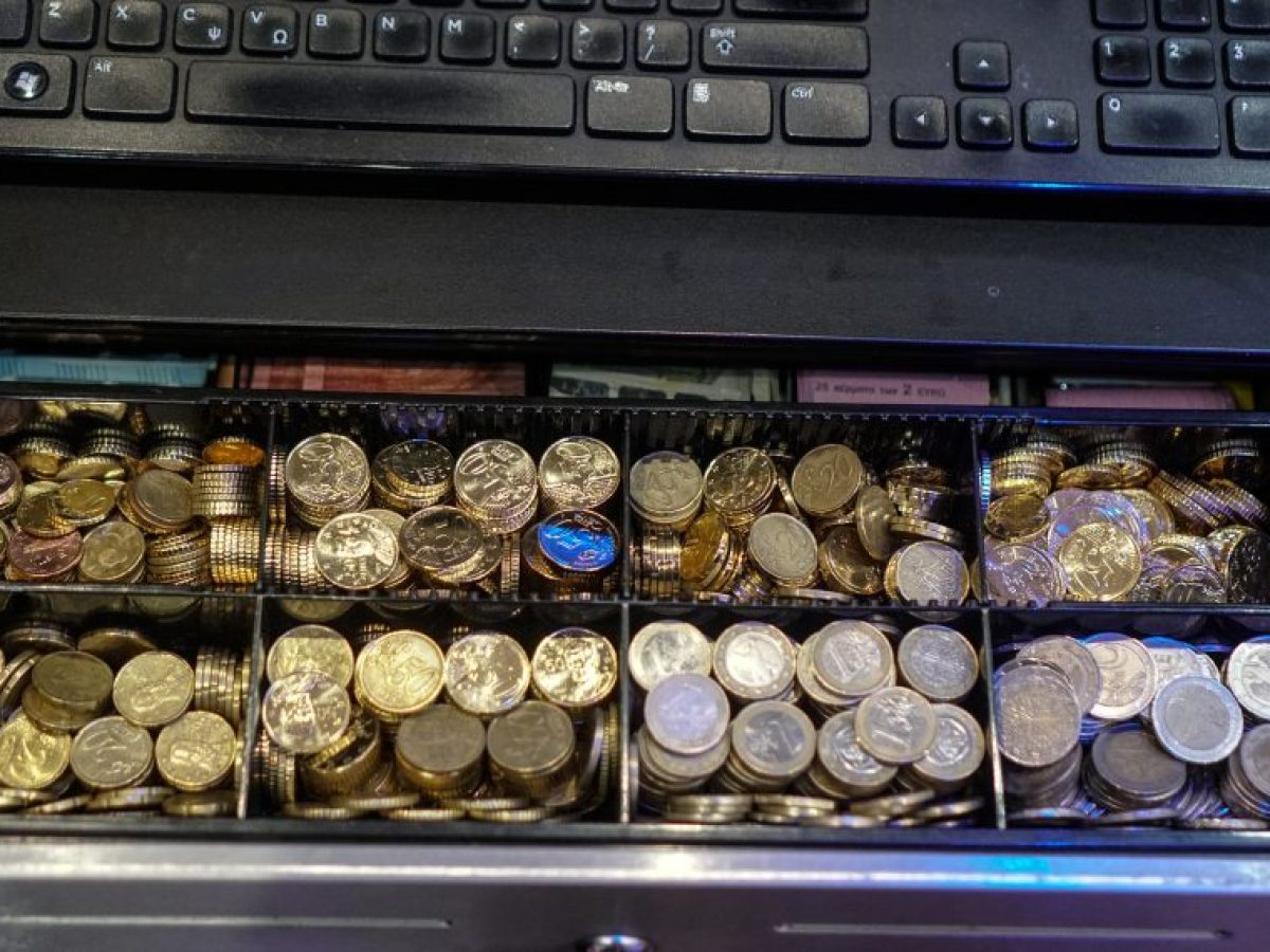 Μετρητά σε κόντρα με το ψηφιακό ευρώ – Τι αλλάζει στις συναλλαγές