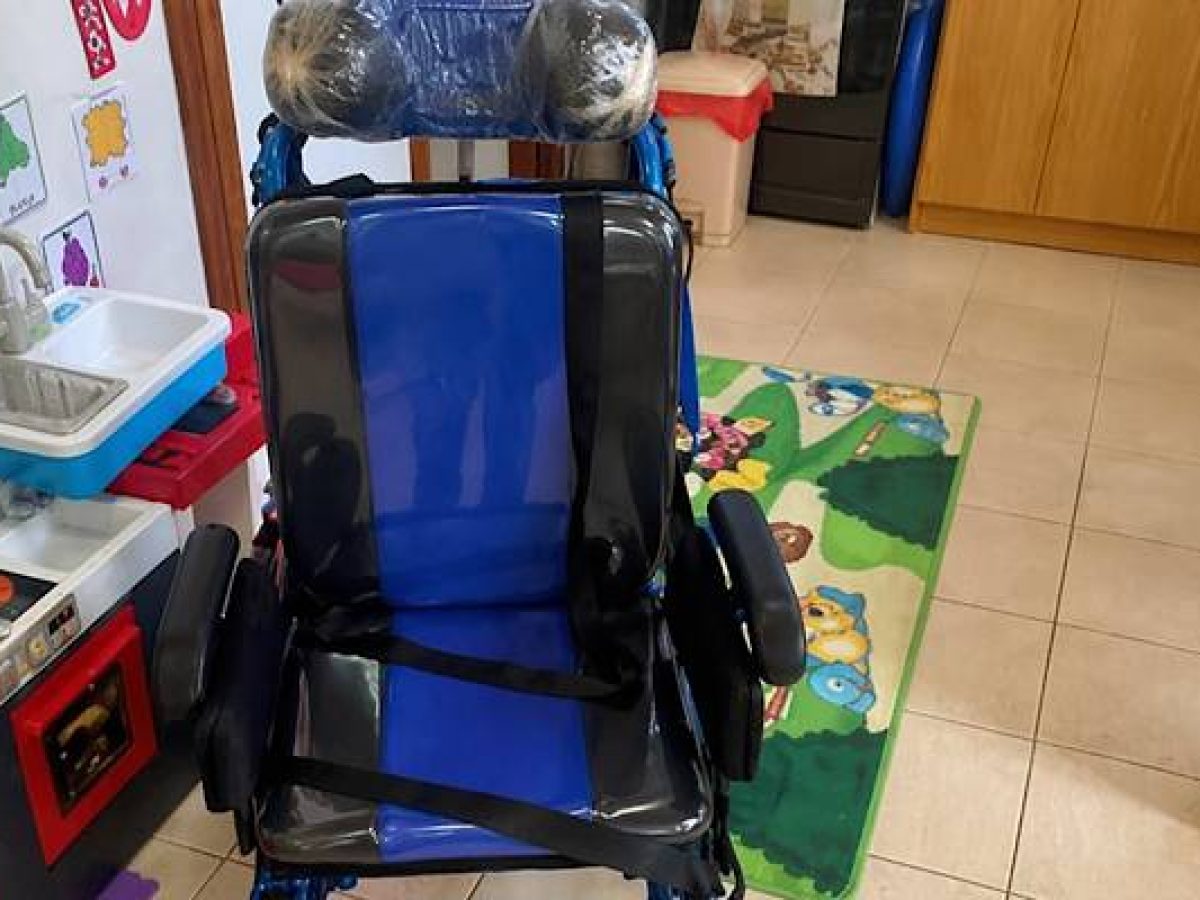 Μια μεγάλη αγκαλιά για το Ειδικό Σχολείο Καλλιθέας | Δωρεά αμαξιδίου για μια πιο εύκολη καθημερινότητα