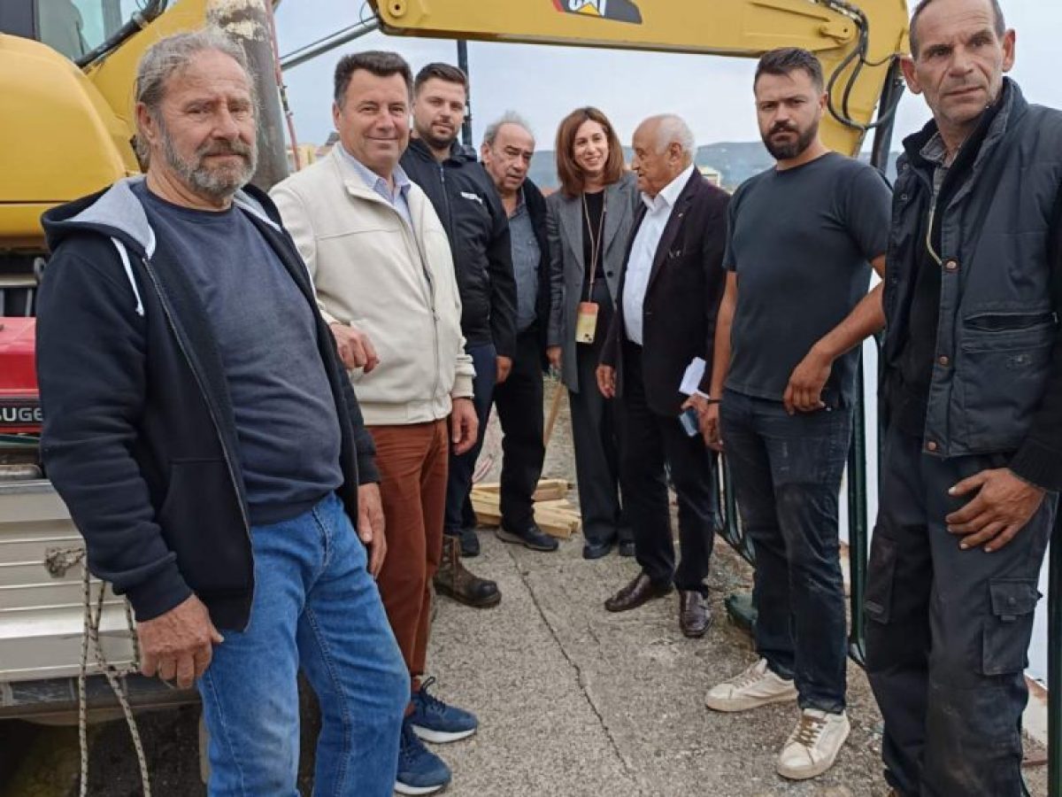 Μια σημαντική παρέμβαση από το Δήμο Λευκάδας, εξελίσσεται από σήμερα το πρωί, (Τετάρτη 15/04/2026), με την αντικατάσταση τμήματος του παλαιού αγωγού ύδρευσης στη θέση «Γέφυρα – Πόντε», στην είσοδο της πόλης της Λευκάδας.