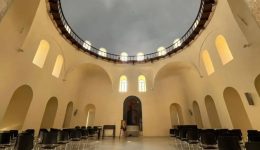 mia-xechoristi-ikastiki-vradia-sto-1