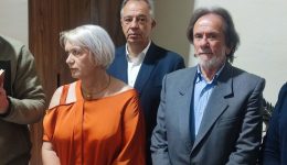 michalakis-tsiaras-mia-ilikrinis-schesi-filias