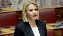 mika-iatridi-poria-efthinis-gia