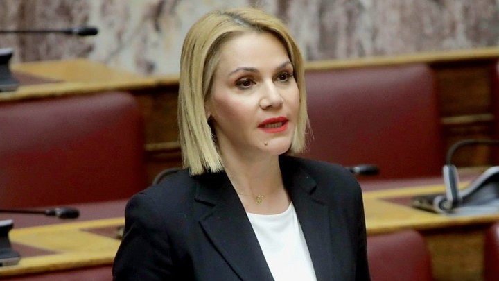 mika-iatridi-poria-efthinis-gia