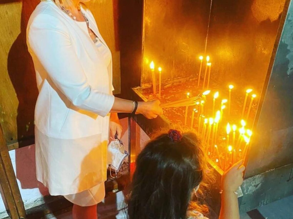 Μίκα Ιατρίδη: «Το Φως της Ανάστασης μας ενώνει και μας δίνει δύναμη να προχωρήσουμε μπροστά».