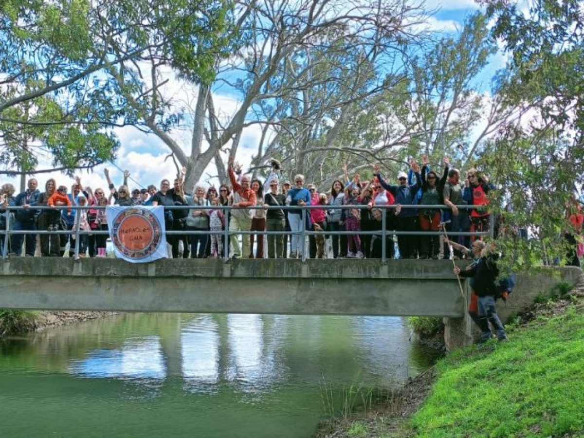 Μικροί και μεγάλοι περπάτησαν στα μονοπάτια του Ερασίνου