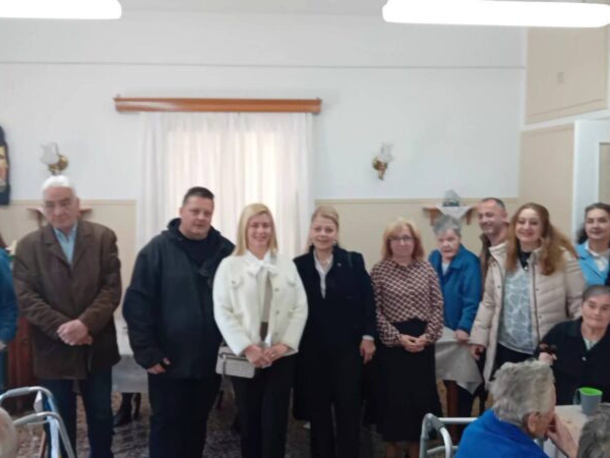 Μήνυμα Αναστάσεως και Αγάπης στο Γηροκομείο της Χριστιανικής Ένωσης από τη Δημοτική Κοινότητα Αγρινίου
