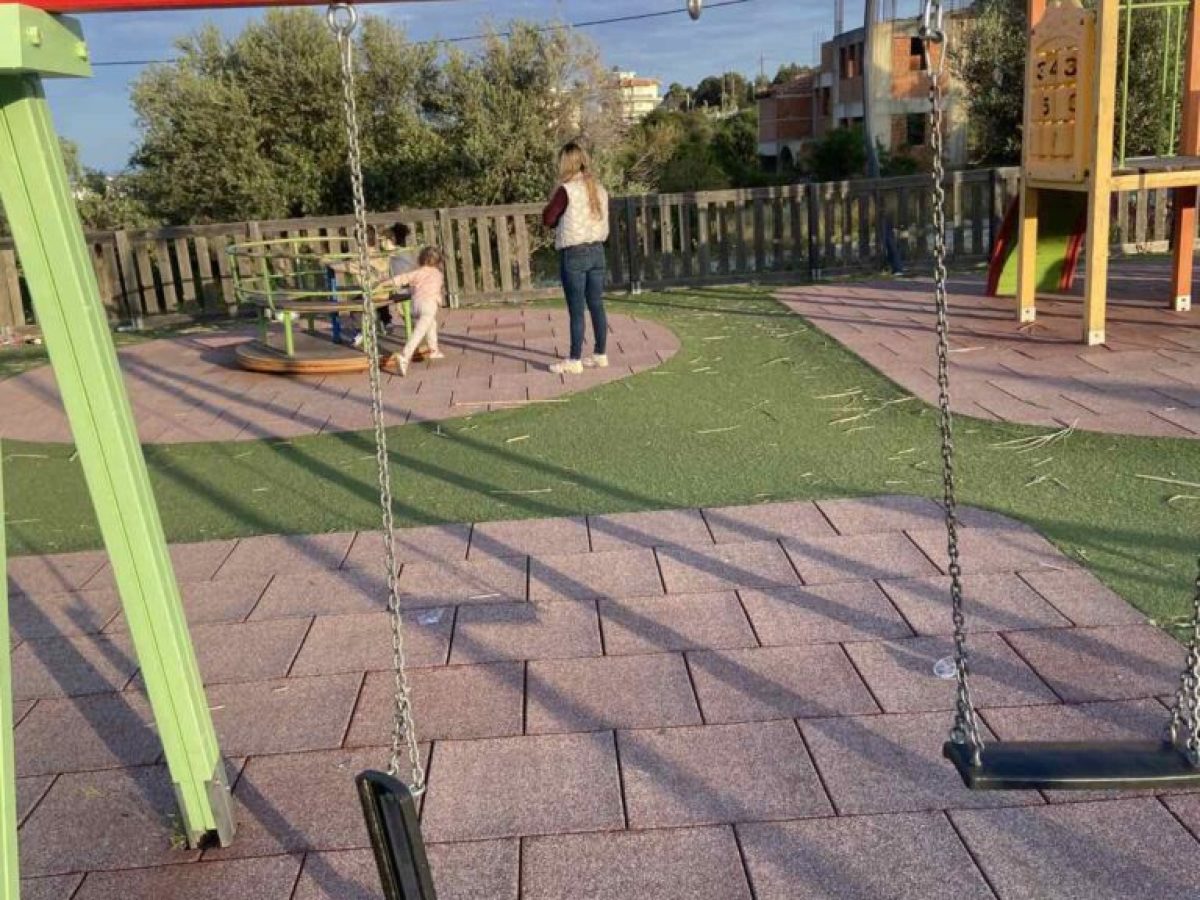 Μήνυση για βανδαλισμούς στην παιδική χαρά Καλυθιών υπέβαλε ο Αντιδήμαρχος Στάθης Μανουσάκης