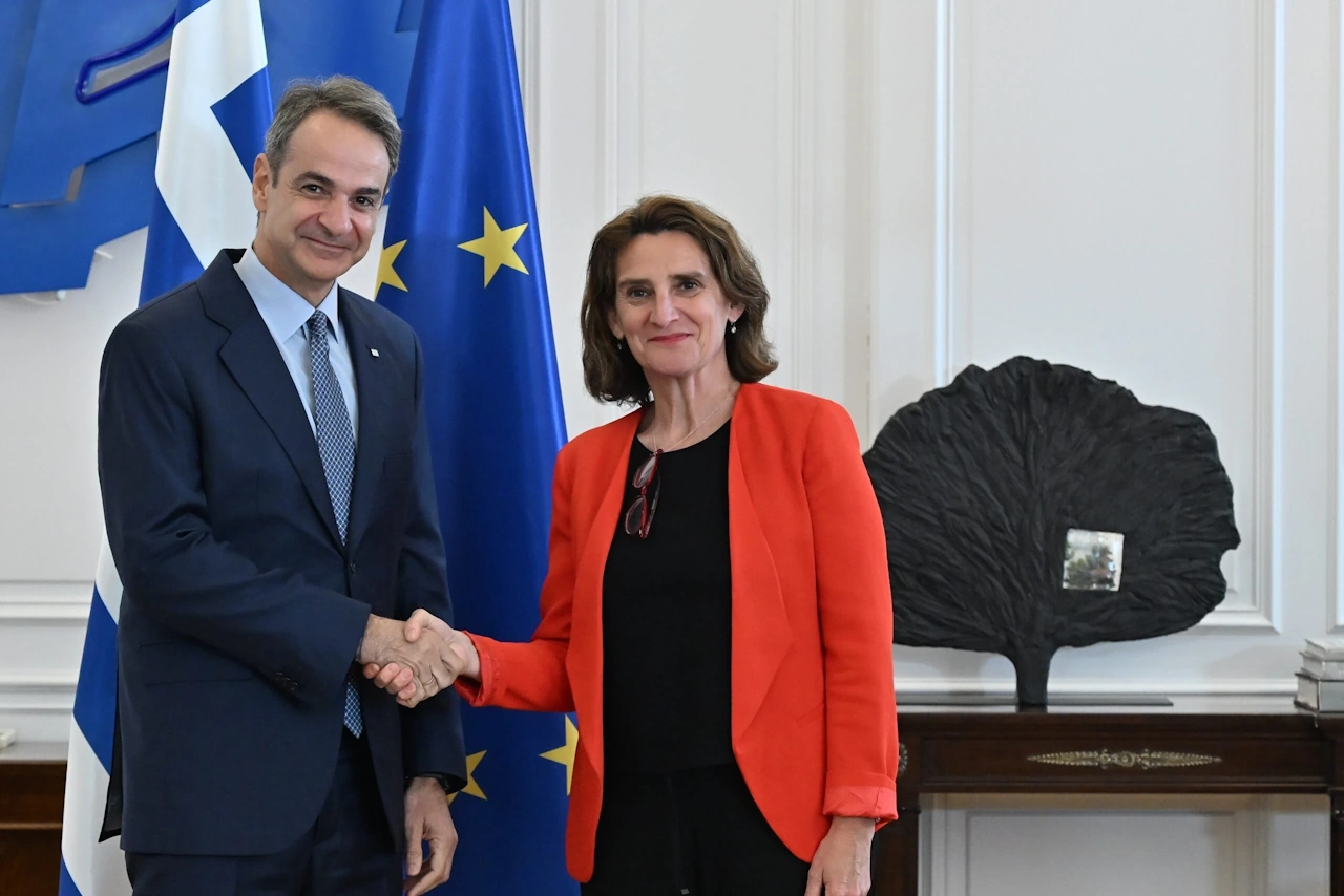 mitsotakis-i-ellada-egine-katharos-2