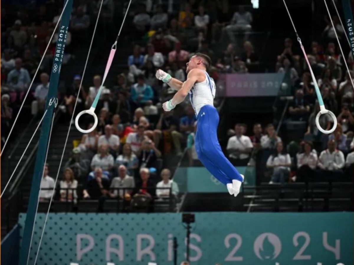 Μοναδικός Πετρούνιας: Χρυσό μετάλλιο για τον «Άρχοντα των Κρίκων» στο Παγκόσμιο Κύπελλο του Καΐρου