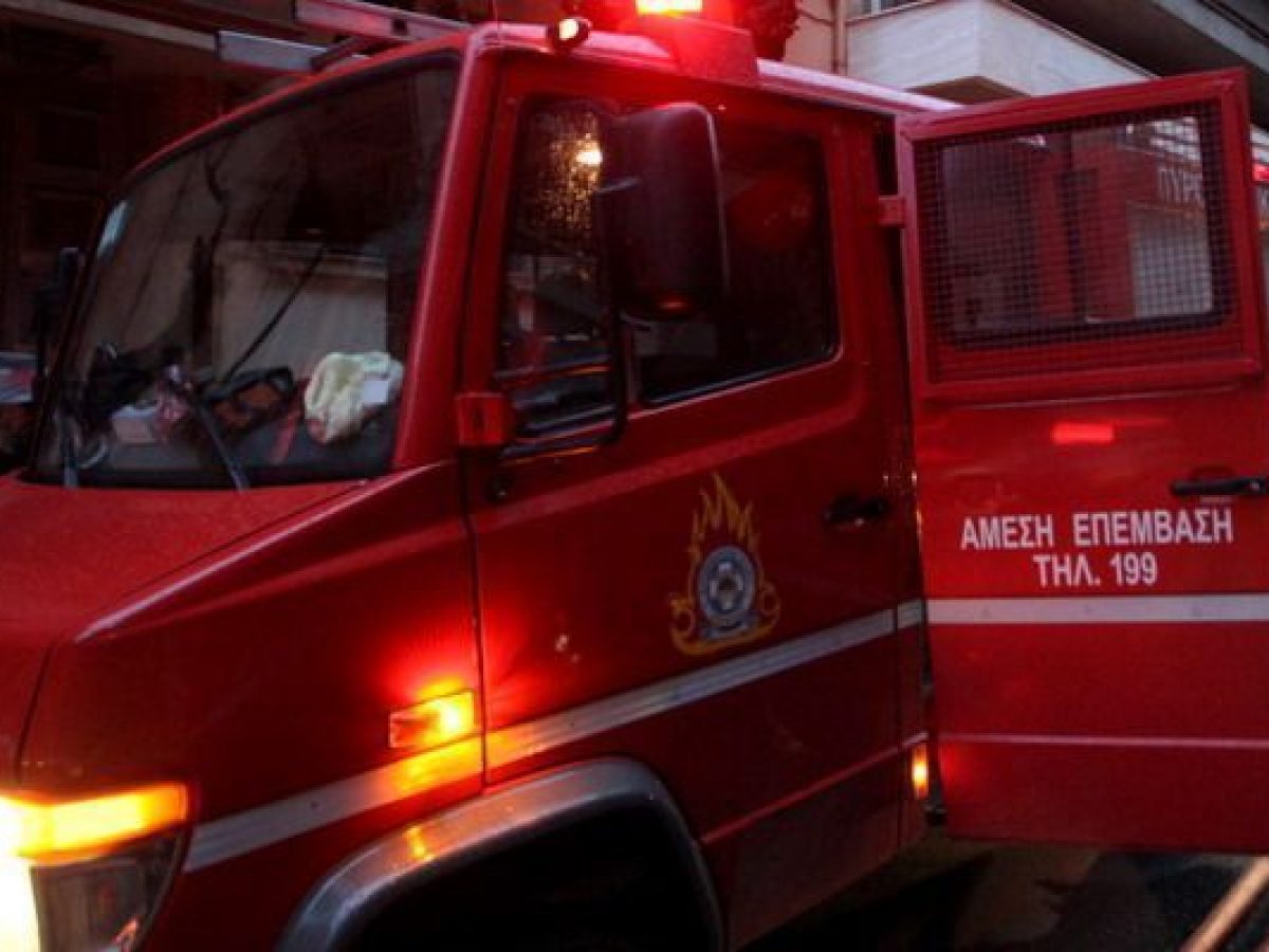 Μοσχάτο: Φωτιά σε Ι.Χ. και ένα αυτοκινούμενο τροχόσπιτο