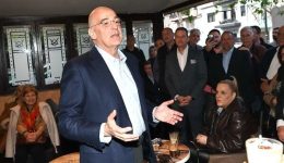 moschato-o-nikos-dendias-me
