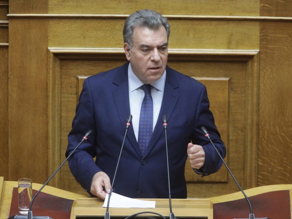 ΜΑΝΟΣ ΚΟΝΣΟΛΑΣ: «Μείωση της γραφειοκρατίας, βελτίωση της εξυπηρέτησης του πολίτη»