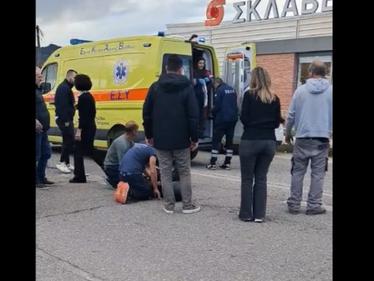 Ναύπακτος: Τροχαίο με τραυματία δικυκλιστή στην Παλαιοπαναγιά