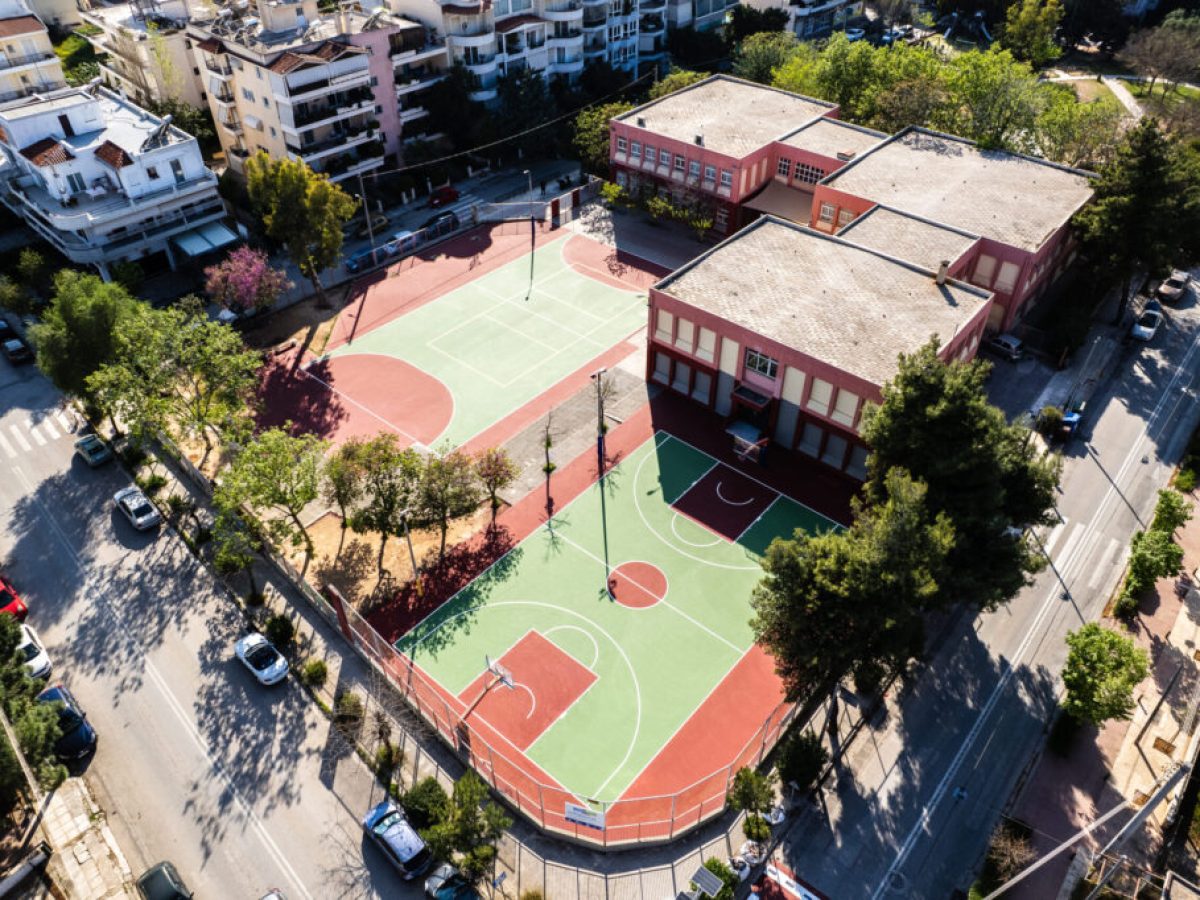 Νέα όψη απέκτησε το προαύλιο του 3ου Δημοτικού Σχολείου Βριλησσίων