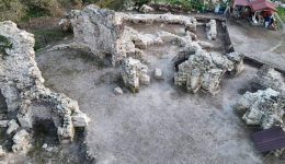 nees-anaskafes-se-monastiri-ston-1