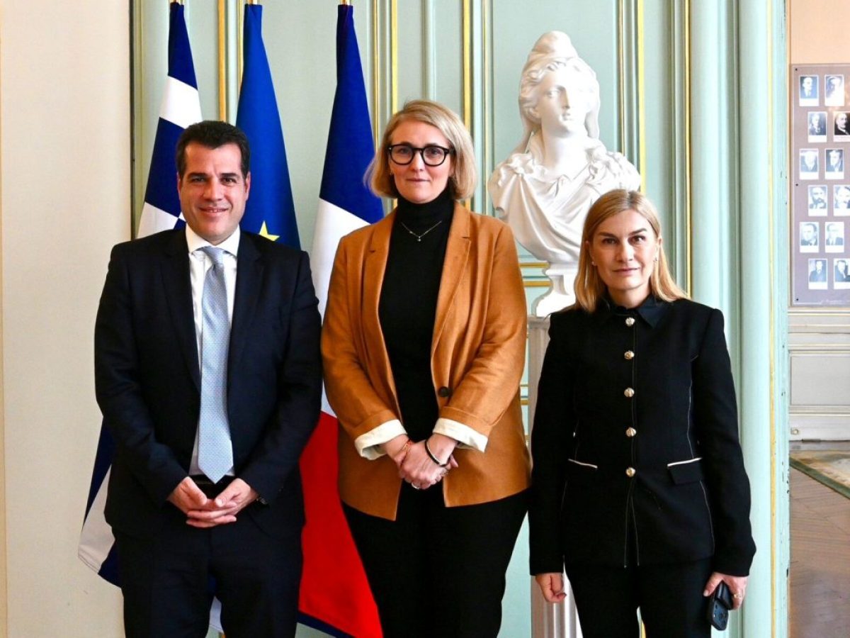 Νέο Σύμφωνο για τη Μετανάστευση και το Άσυλο – Συνάντηση Πλεύρη και Βολουδάκη με την Αναπληρώτρια Υπουργό Εσωτερικών της Γαλλίας