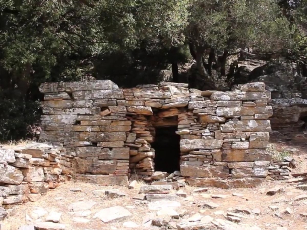 Νότια Εύβοια: Πού θα δείτε τα πιο εξωτικά τοπία, μόλις 2 ώρες από την Αθήνα