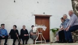 ntokimanter-gia-tin-tsakoniki-dialekto