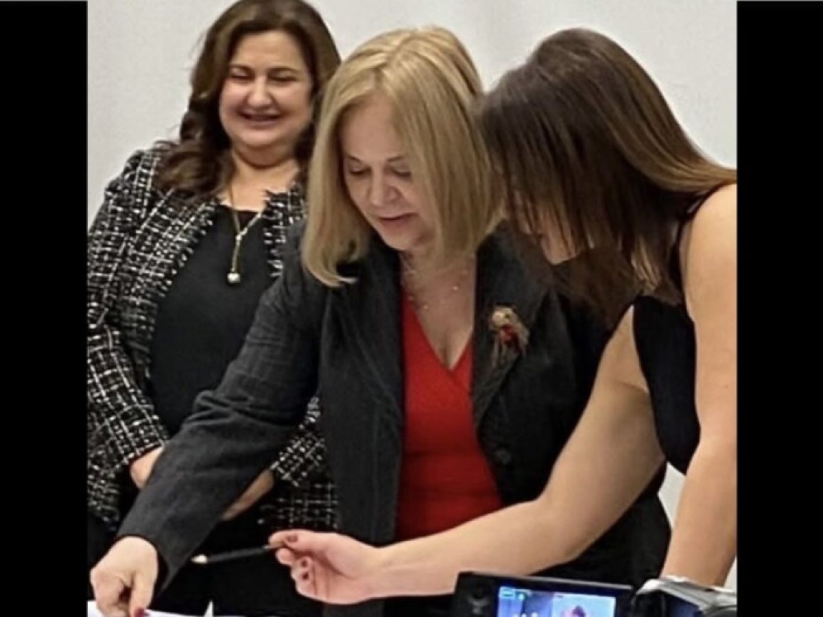 Ο Δήμος Διονύσου αποχαιρετά την Διονυσία Ντοά, τοπική σύμβουλο Άνοιξης