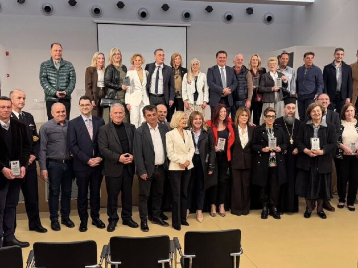 Ο Δήμος Λεβαδέων τίμησε το κοινωνικό έργο 16 συλλόγων και φορέων