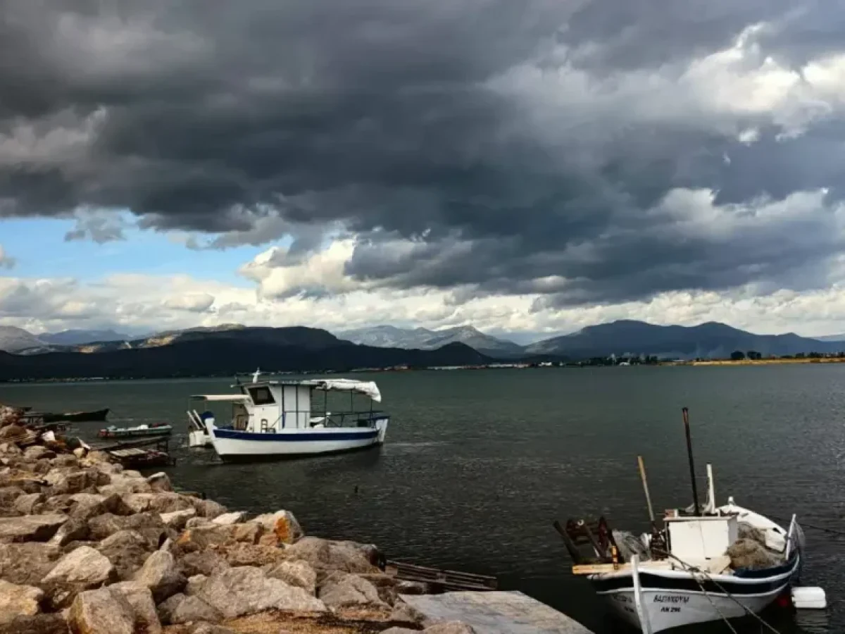 Ο Καιρός στη Δυτική Αττική την Τετάρτη 15 Απριλίου: Ήπιες θερμοκρασίες και τοπικές νεφώσεις