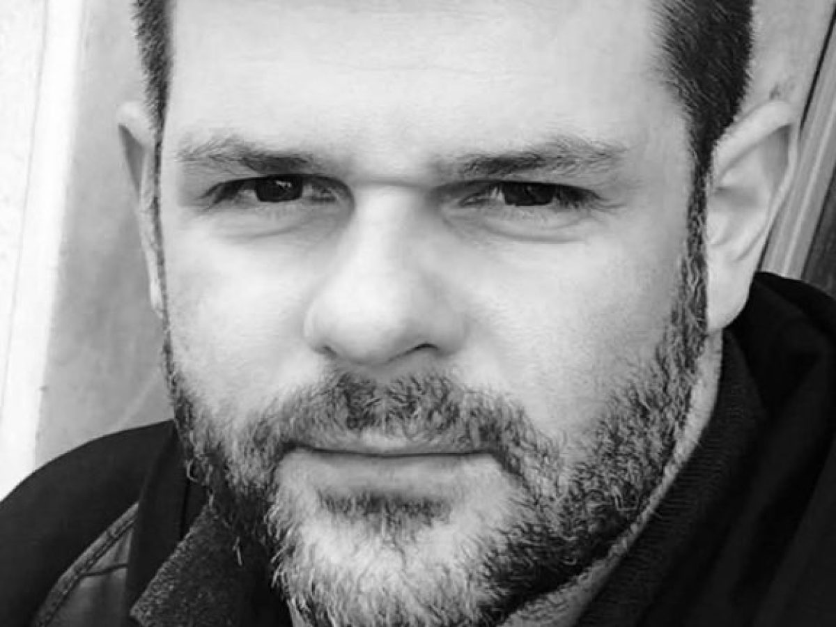 Ο Λαρισαίος καλλιτέχνης Χρίστος Χαλικιάς στο Φεστιβάλ Αστυνομικής Λογοτεχνίας με το «Τελευταίο Φως της Πατησίων»