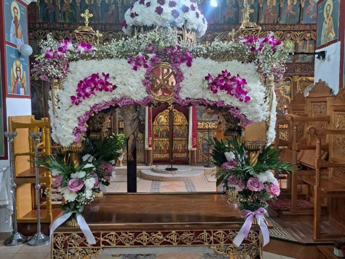 Ο Σύλλογος Περδικακιωτών Αιτωλοακαρνανίας προσέφερε τα άνθη για τον Επιτάφιο