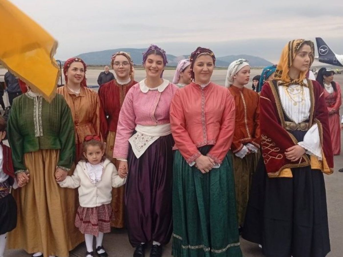 Ο Σύλλογος Τριγλιανών Ραφήνας παρών στην άφιξη του Αγίου Φωτός