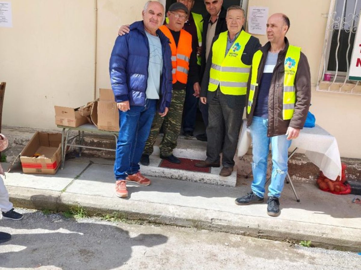 Ο Σύλλογος Τριτέκνων Λάρισας πραγματοποίησε διανομή τροφίμων