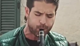 o-Άris-mougkopetros-pezi-klarino