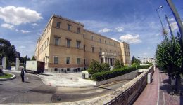 opekepe-to-katigoro-gia-tous