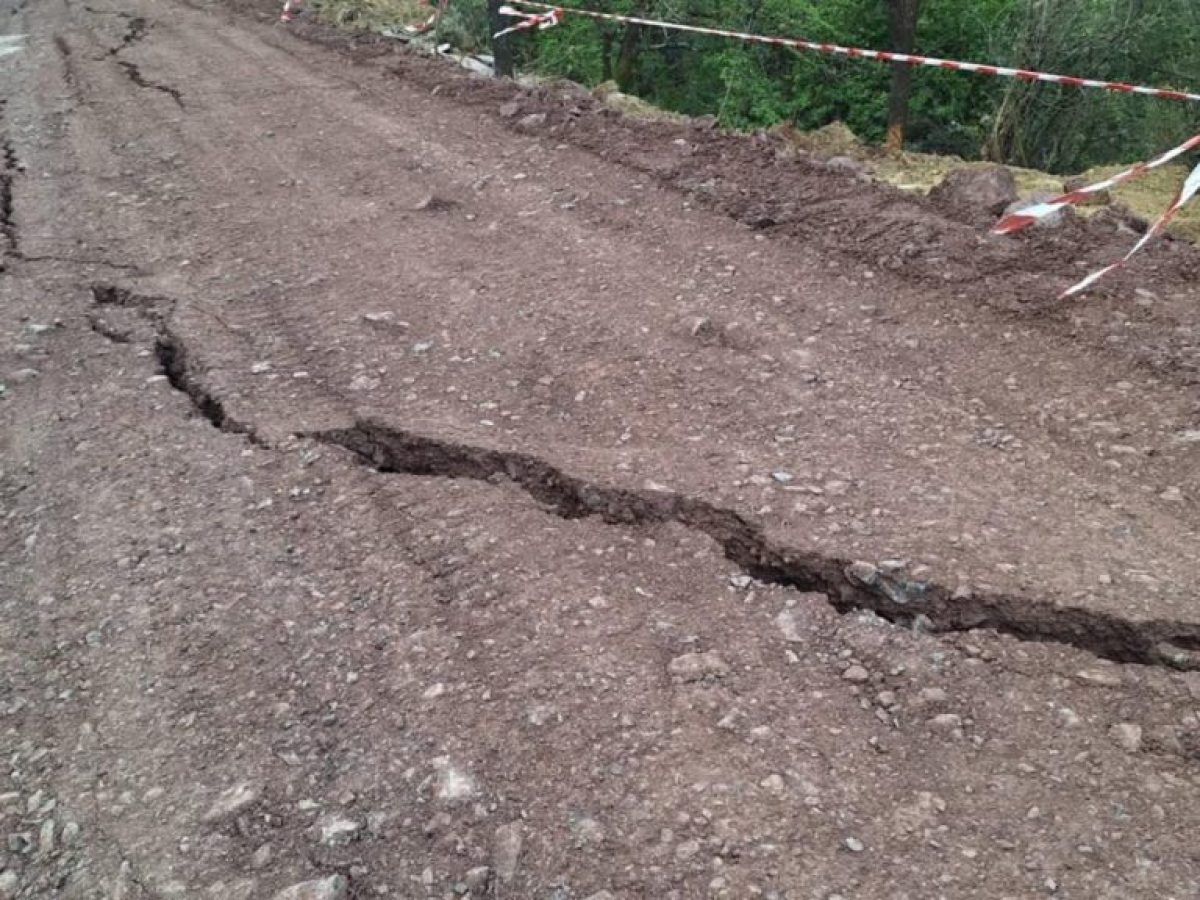 Ορεινή Ναυπακτία: Υποχώρησε ξανά τμήμα του δρόμου Ελευθεριανής – Χόμορης