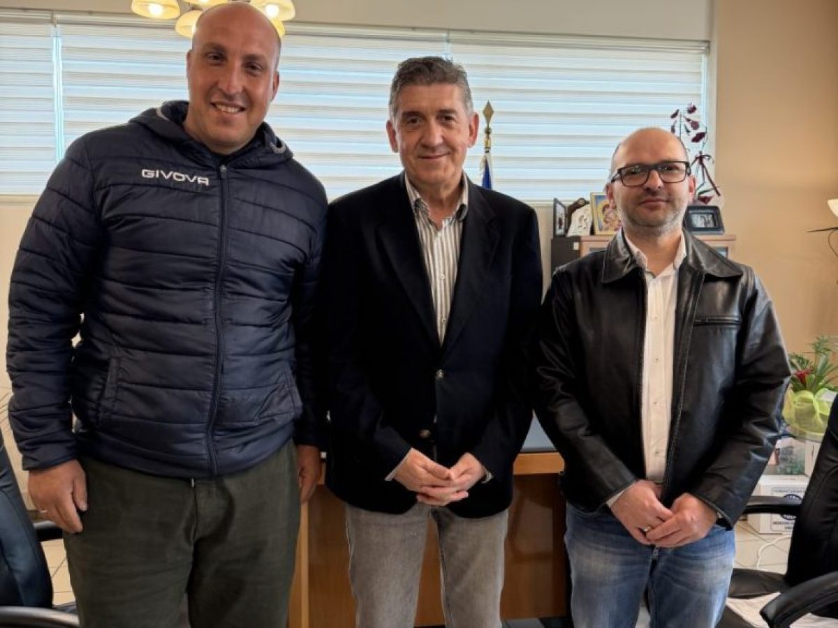 Ορκωμοσία νέων εργαζομένων στον Δήμο Δυτικής Αχαΐας από τον Δήμαρχο, Γρ. Αλεξόπουλο