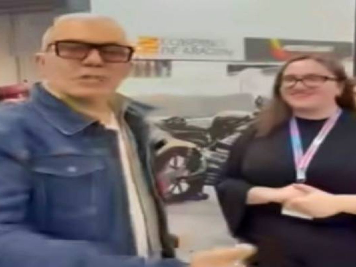 Όταν η τέχνη συναντά την επιστήμη | Η τυχαία συνάντηση του Στέλιου Ρόκκου με μια νεαρή Λημνιά επιστήμονα