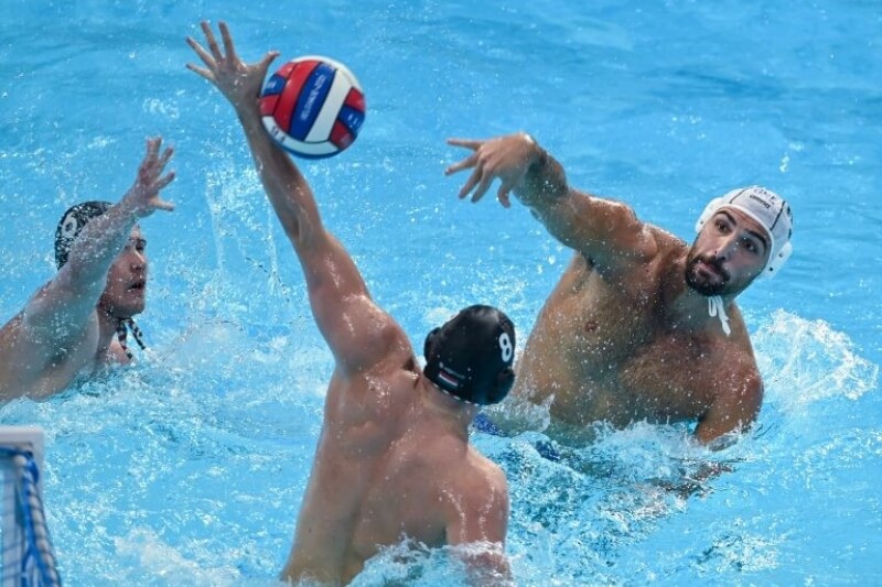 pagkosmio-kipello-polo-premiera-me
